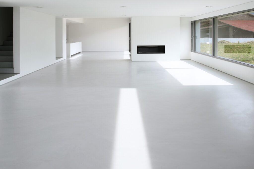 Moderne betonlook vloer zonder hak- of breekwerk